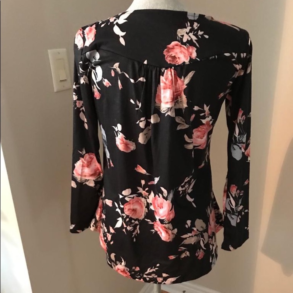 Floral Top - Picture 4 of 5